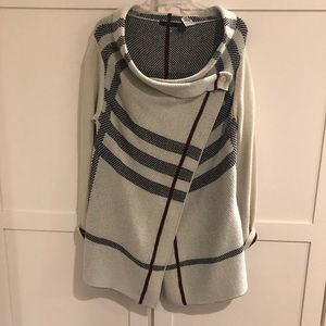 RDI Cream/red/black “Burberry” pattern sweater (M)
